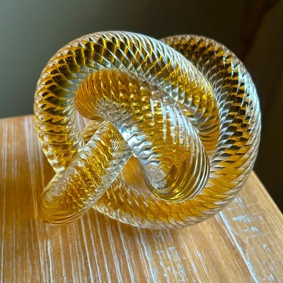 Fusion Z Studio Art Glass Nautical Hand Blown Rope Knot Sculpture Paperweight. - Picture 8 of 13